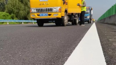 路<i style='color:red'>标线涂料施工</i>常见问题及解决方案