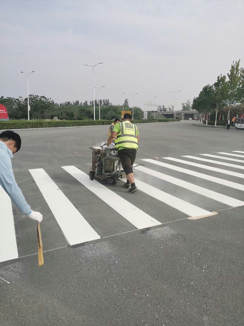 三艾斯标线涂料：质量与创新的典范
